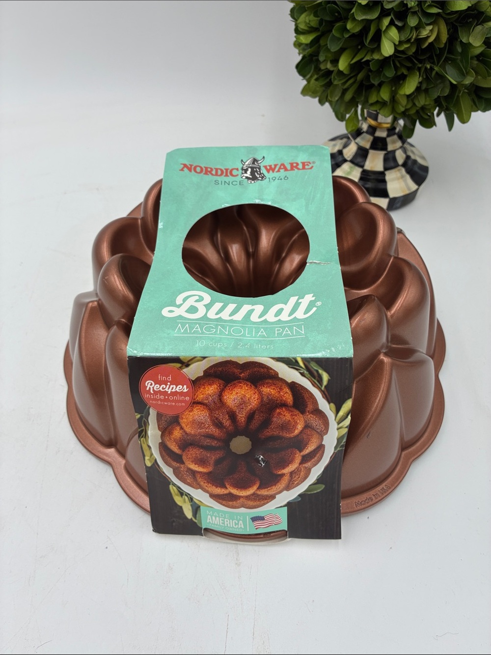 Nordic Ware Magnolia Bundt Pan